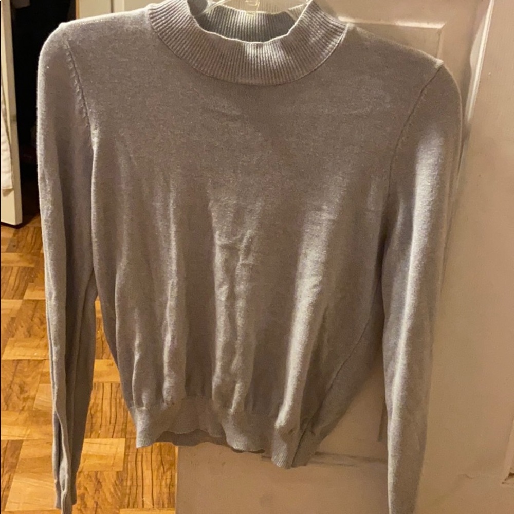 Grey long sleeve shirt